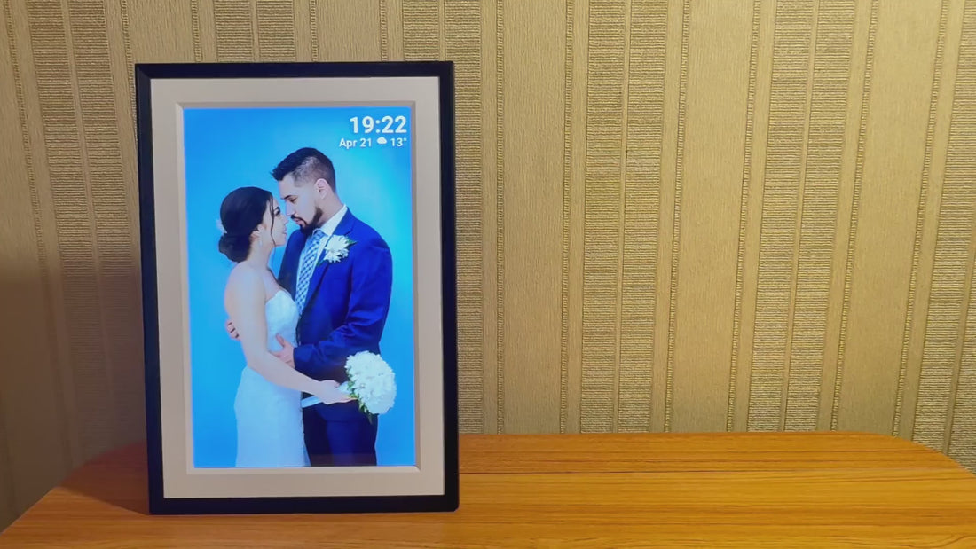 Manage your Frameo digital picture frame settings from the frame or your phone.